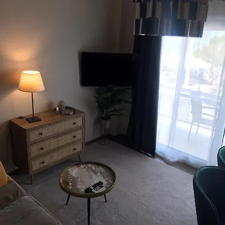 Artemis Apartment *
